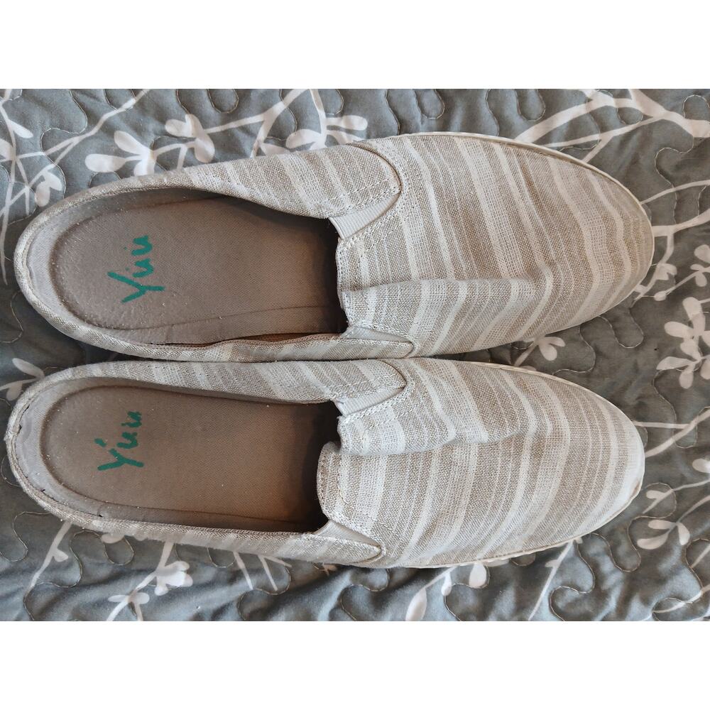 YUU women's shoes size 10